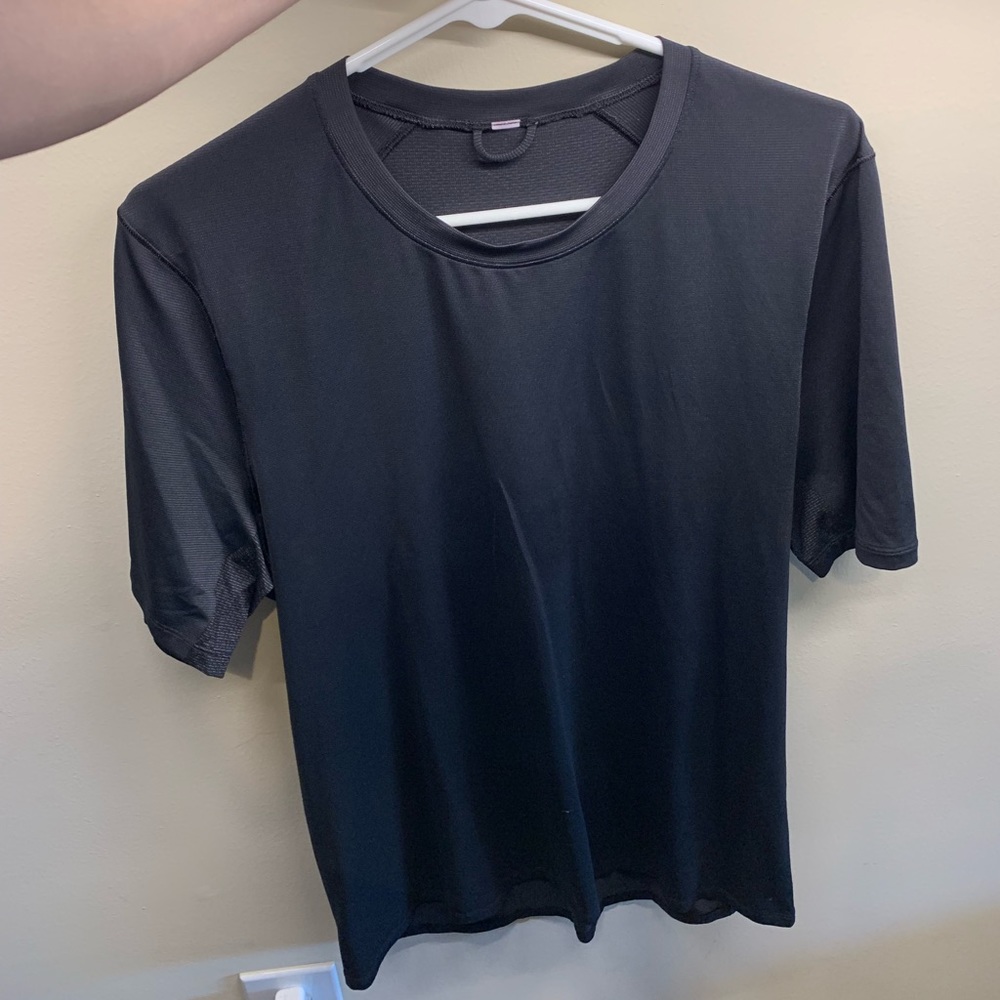 Lululemon silverescent swiftly style shirt.
